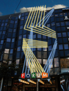 Monumentaalne valgusskulptuur kaubamajale Forum Helsingis